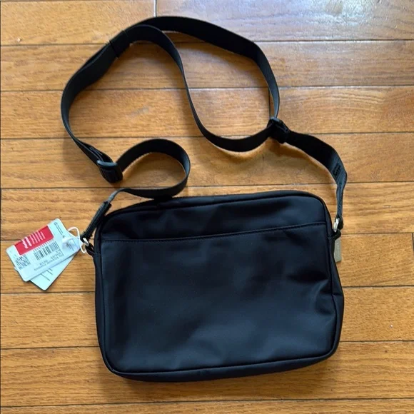 lululemon athletica Black City Adventurer Crossbody Bag - Picture 2 of 7